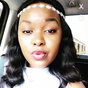 Meet your Posher, Elaine